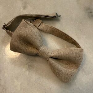 Tom James linen bow tie